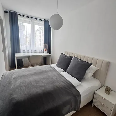 Modern 1 *