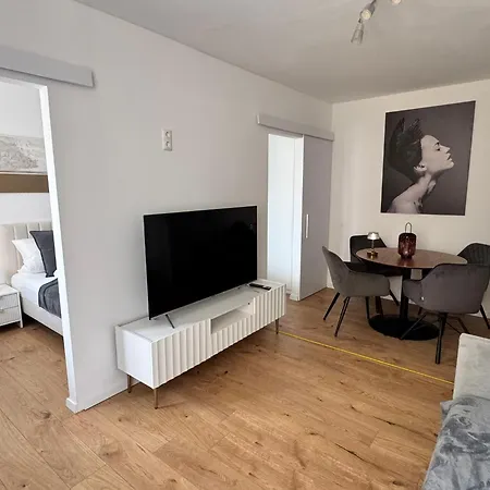 Modern 1 *
